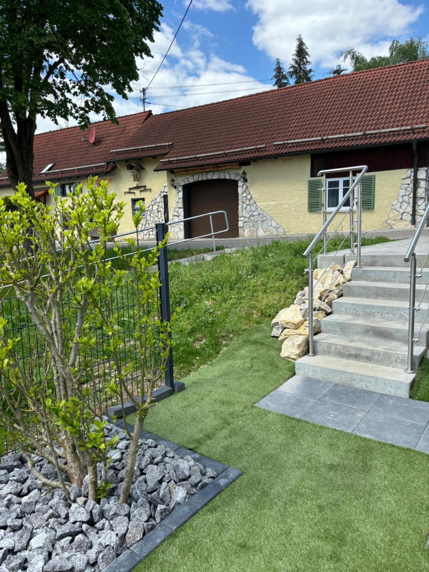 Ferienwohnung Im Usseltal - Monheimer Alb - Altmuehltal - Familie Geyer - Daiting Monheim  Esterno foto