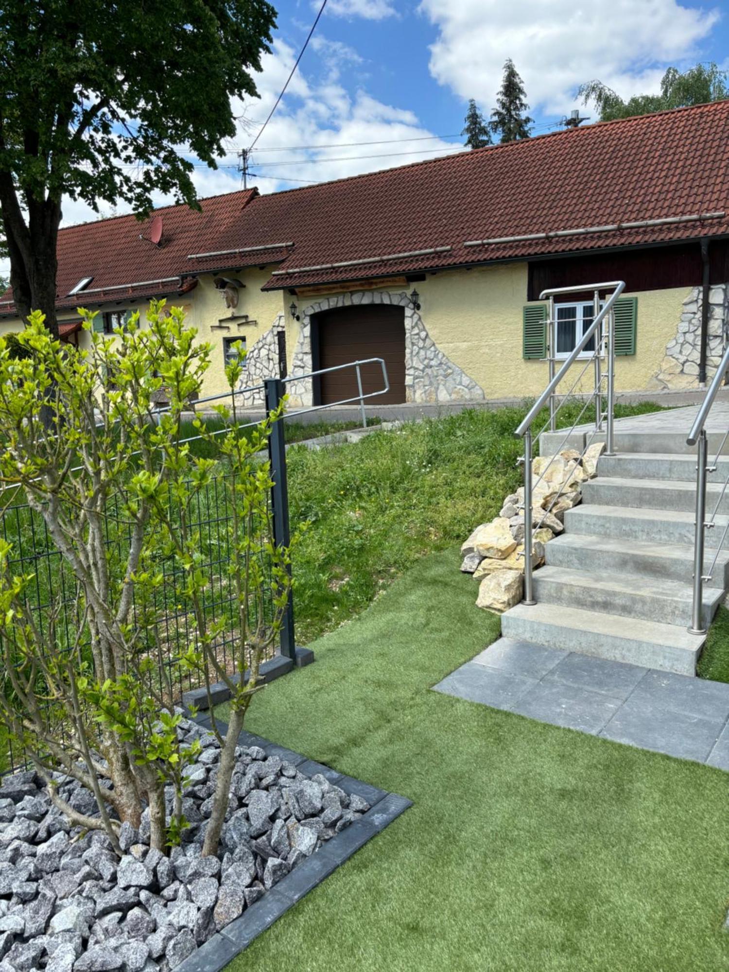 Ferienwohnung Im Usseltal - Zirben Spa - Monheimer Alb - Altmuehltal - Familie Geyer Daiting Monheim  Esterno foto
